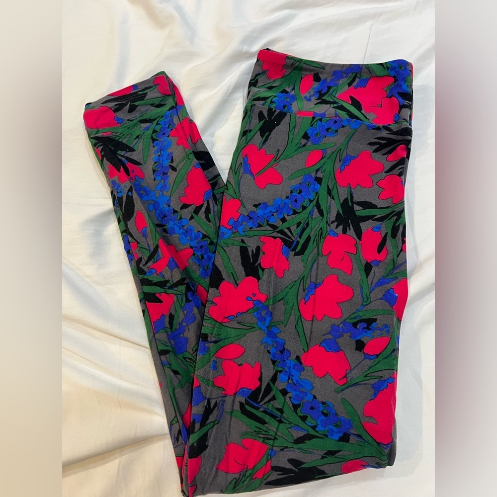 Lularoe Tall Curvy Leggings floral
